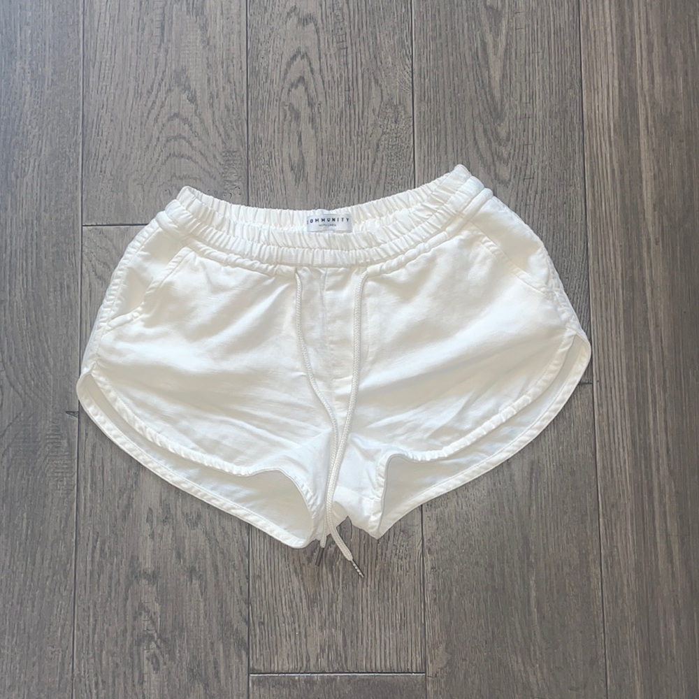 Aritzia Community White Linen Shorts
